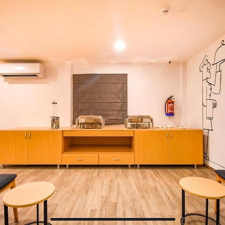 Fabexpress Heera Holiday Inn Calcutta Exteriör bild